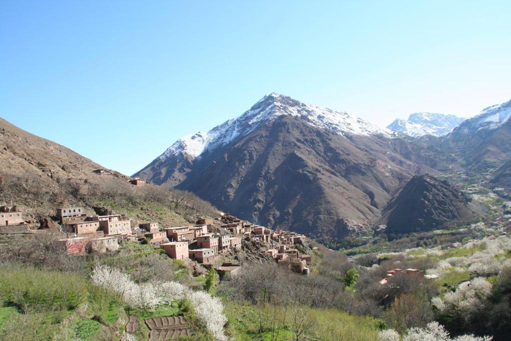 Chez Les Berberes Bed and Breakfast Imlil  Buitenkant foto